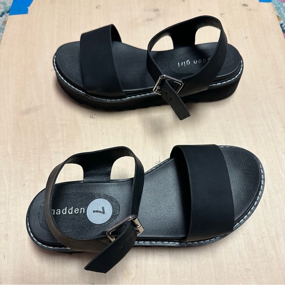 Madden Girl Sandals - Picture 4 of 9